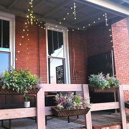 Chic Dowtown Escape-Walk To Shops & Dining - Oh Amish Country Millersburg Extérieur photo